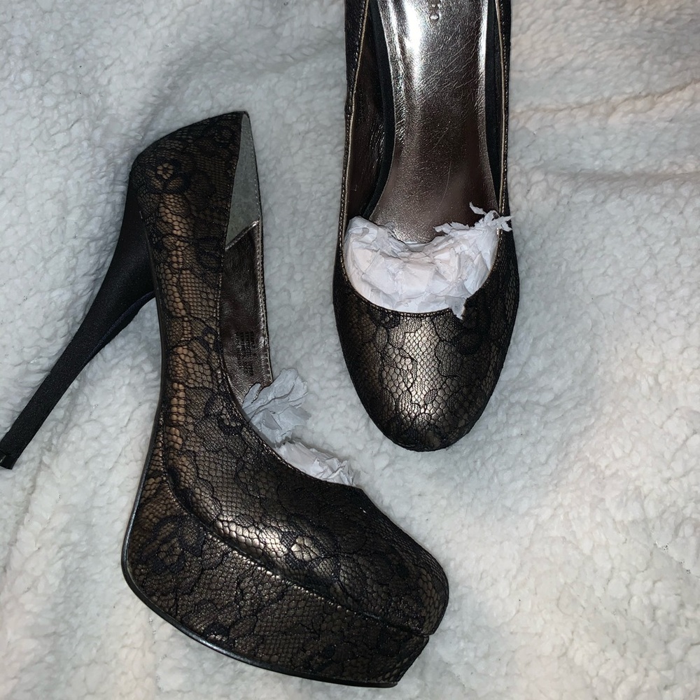 Shoes - Picture 6 of 6
